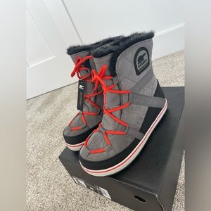 Sorel Women's Glacy Explorer Shortie Cold Weather Boot Sz 8.5